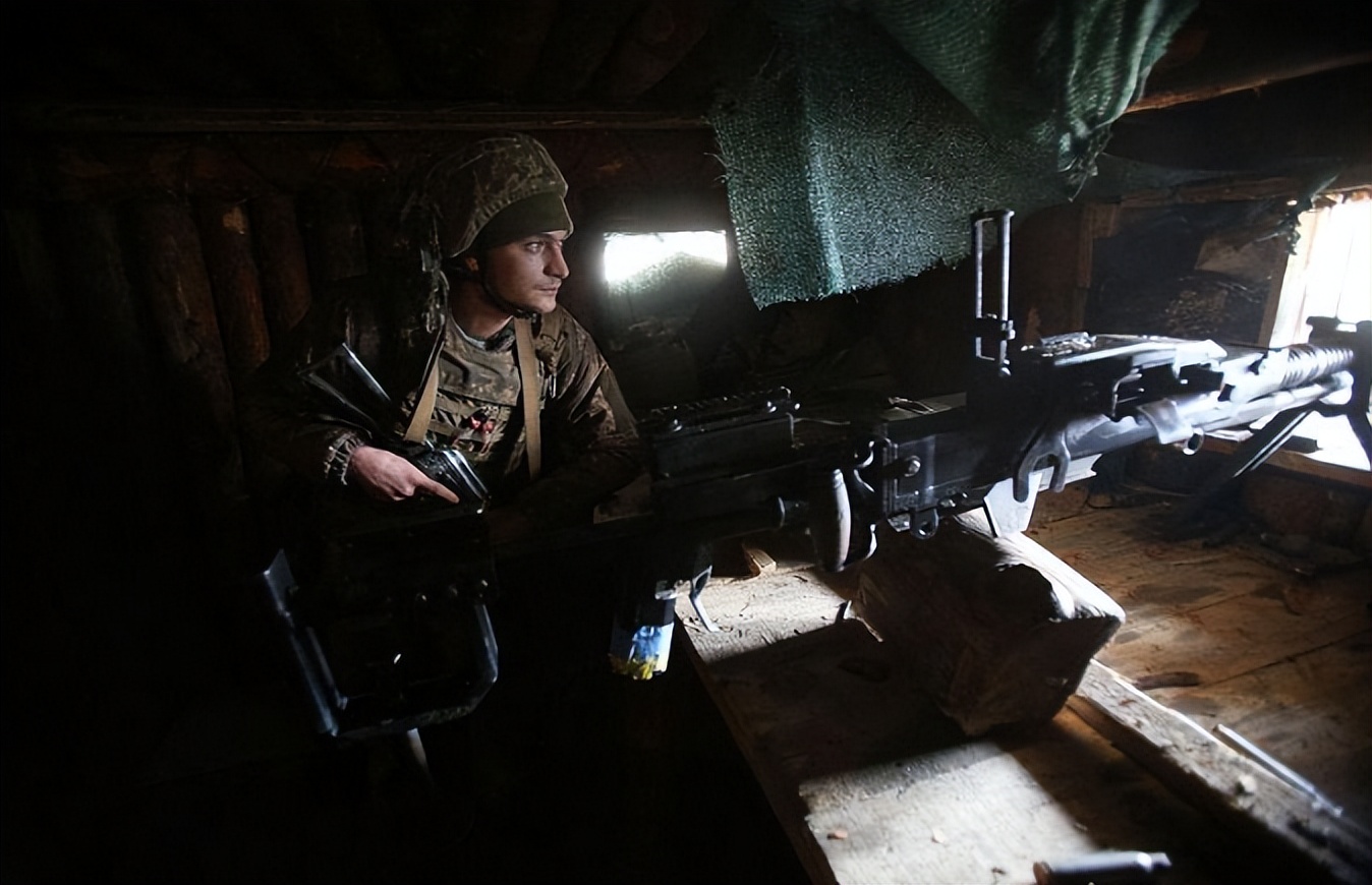 泽连斯基回应乌军与俄军枪战,乌克兰泽连斯基地下室会议