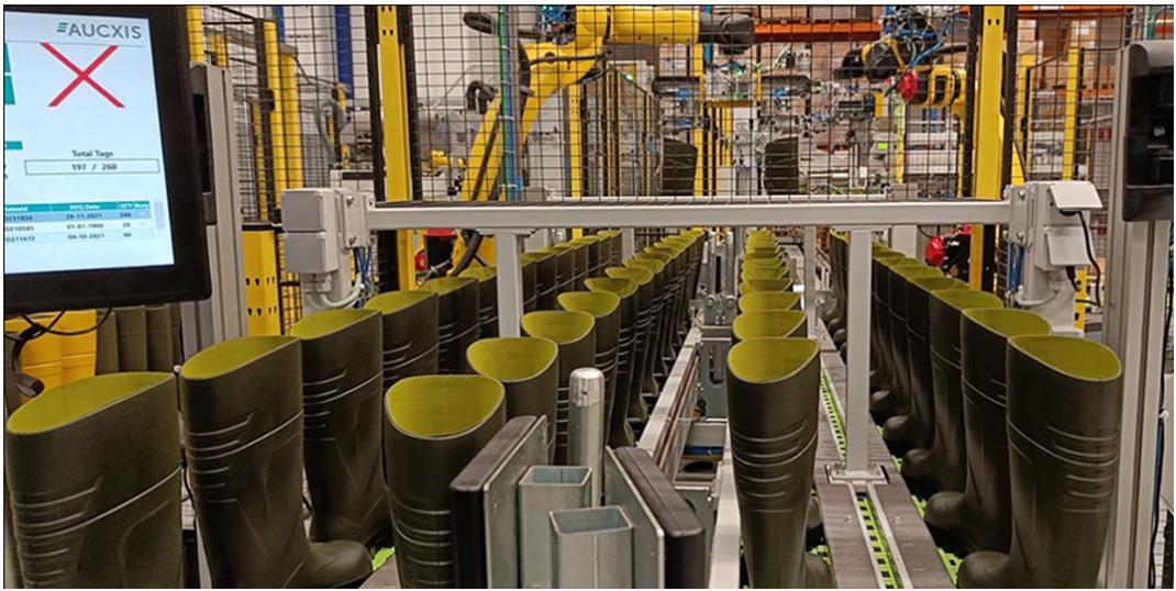 比利时工作靴制造商BekinaBoots通过RFID技术跟踪制靴过程