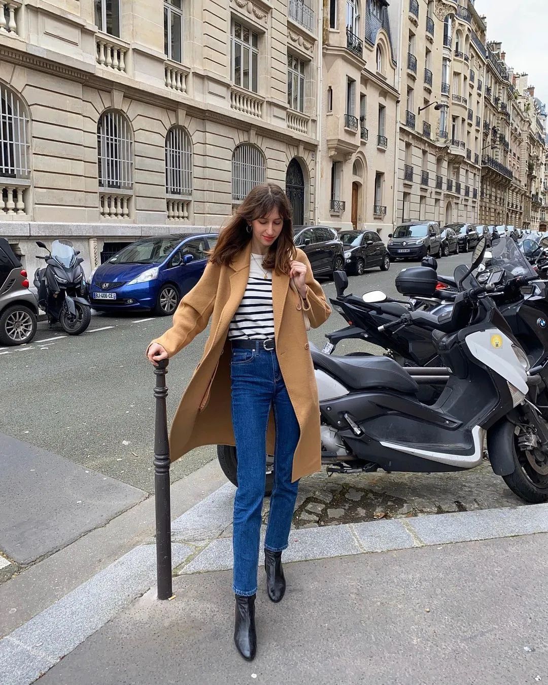 棕驼色大衣高级感穿搭,米驼棕大衣配什么颜色的内搭衬衫