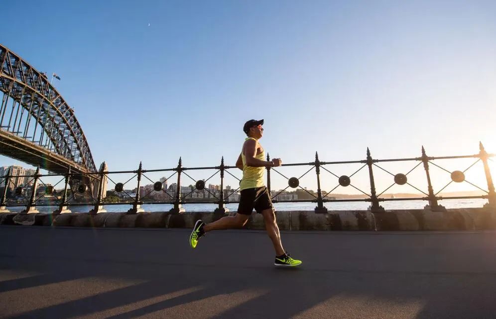 跑步心率达到170-180减脂,跑步减肥的4个小技巧视频