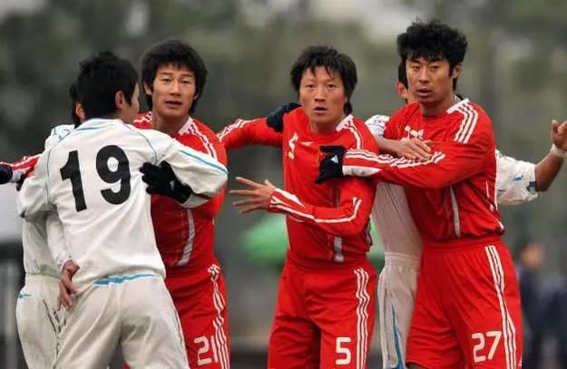 赵鹏到底能不能踢中卫,赵鹏能踢中卫吗