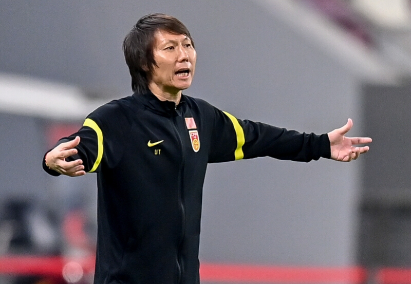 外国球迷看中国球员,外国球迷看中国人踢球