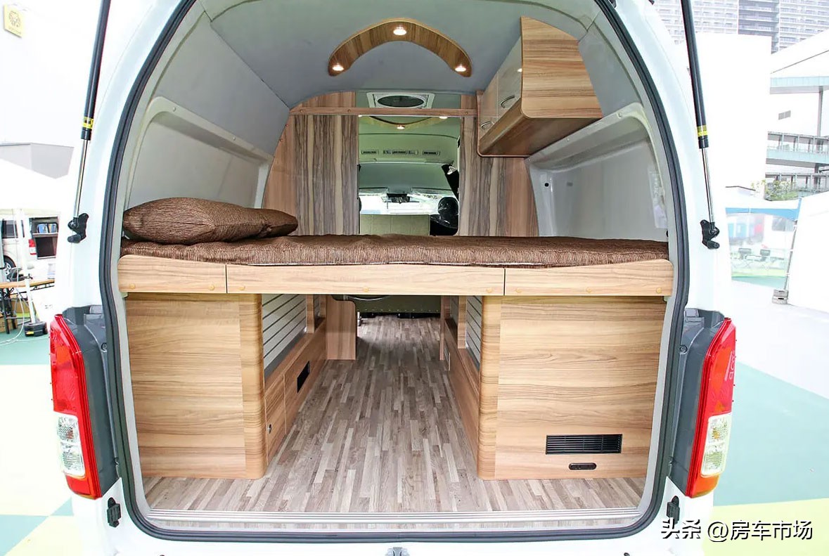 丰田海狮6座房车2022款价格,丰田海狮房车7座价格9.98万元