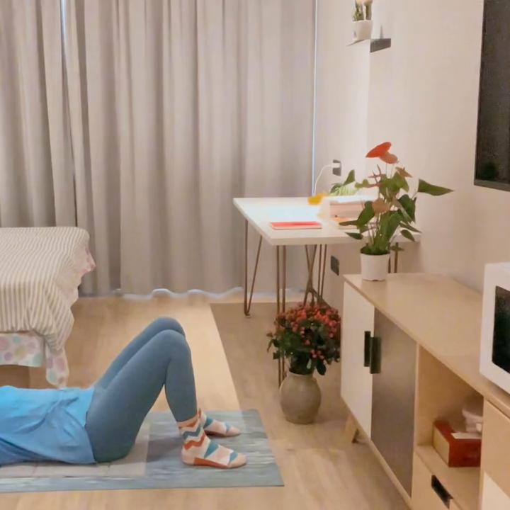 躺姿练核心，改善腰疼#居家锻炼