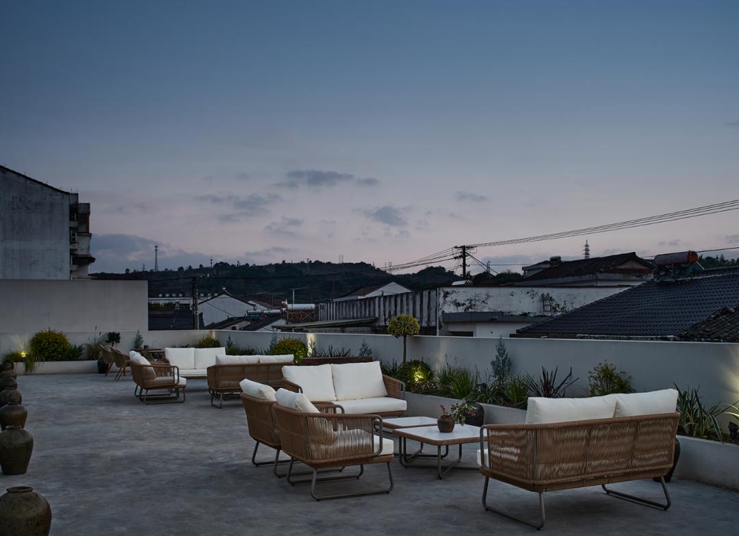 适合夏天避暑的地方民宿,贵阳市包吃住避暑酒店