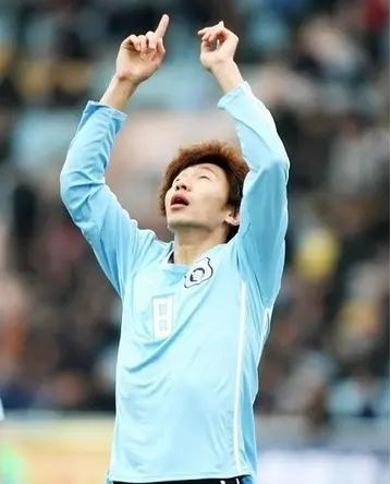 大连八冠王功臣张亚林：迎娶美女演员，28岁患癌去世留下孤儿寡母