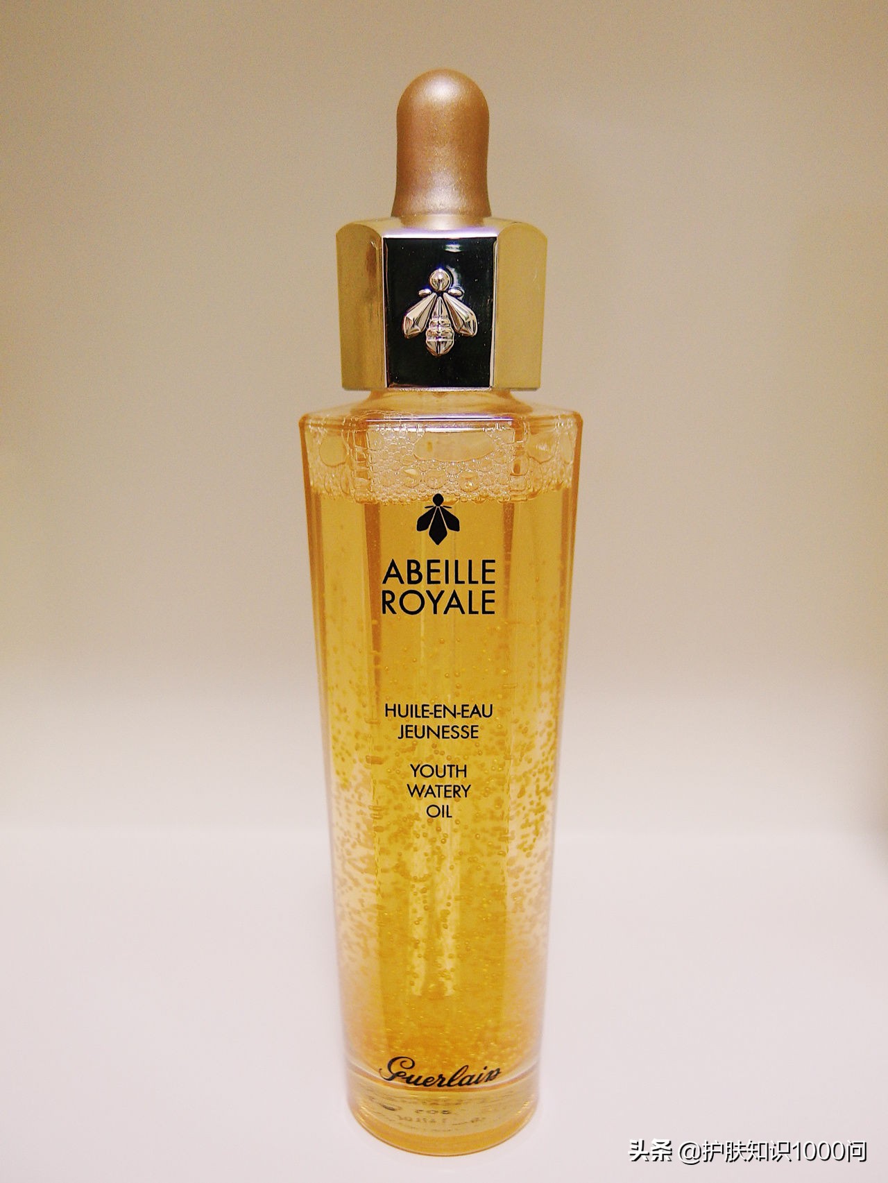 年轻女性用什么精华好,紧致亮肤的精华液适合18岁使用吗