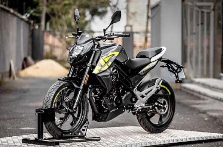 春风nk150和贝纳利小迅龙150,春风nk150碾压贝纳利小迅龙