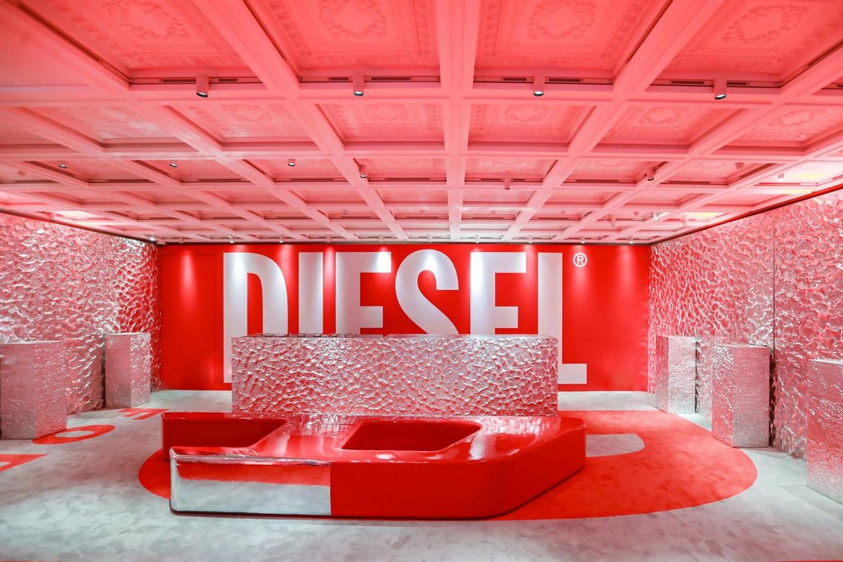 DIESEL2023春夏系列限时快闪店登陆苏州仁恒仓街
