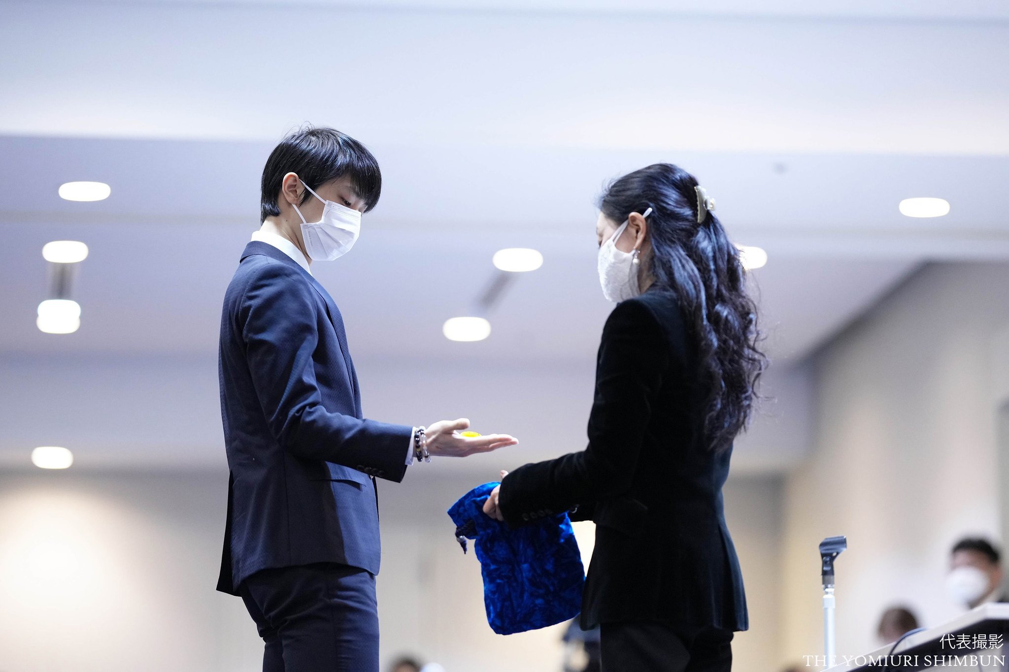 连头发都认真消毒！是疫情防控小能手羽生结弦没错了