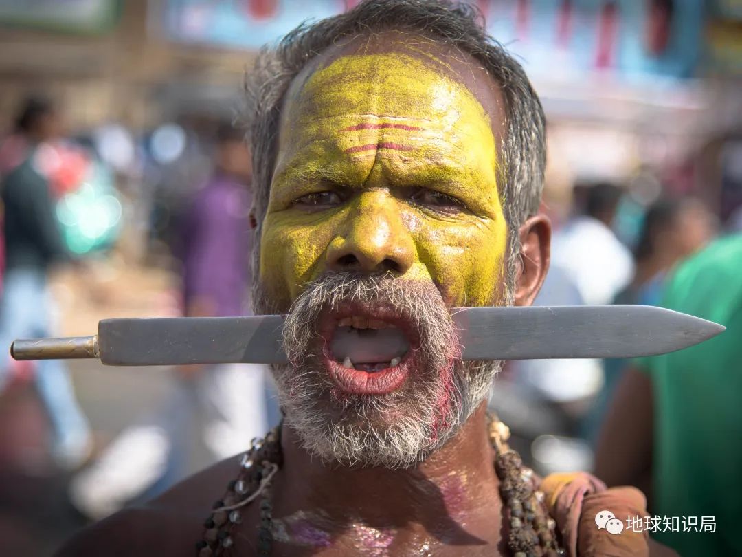 印度的宗教迷信有多严重,印度的迷惑行为