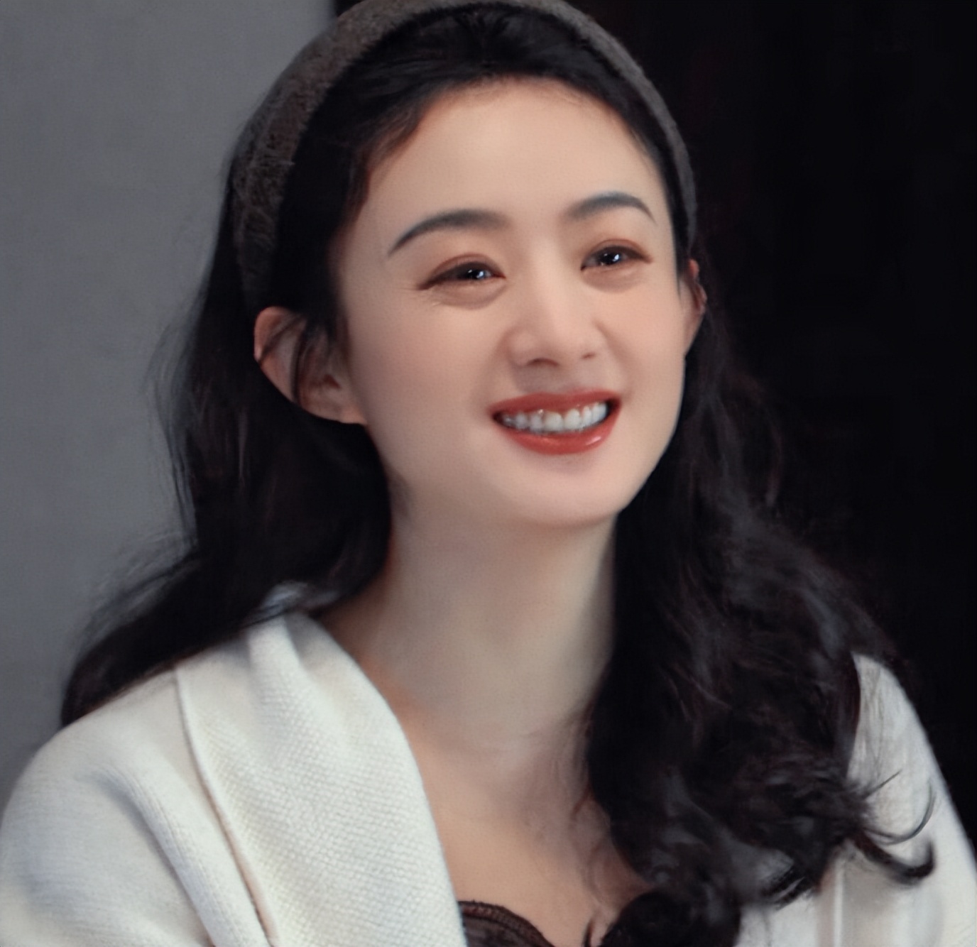 于正夸赵丽颖人品好长得好演技好,于正评价赵丽颖演技碾压