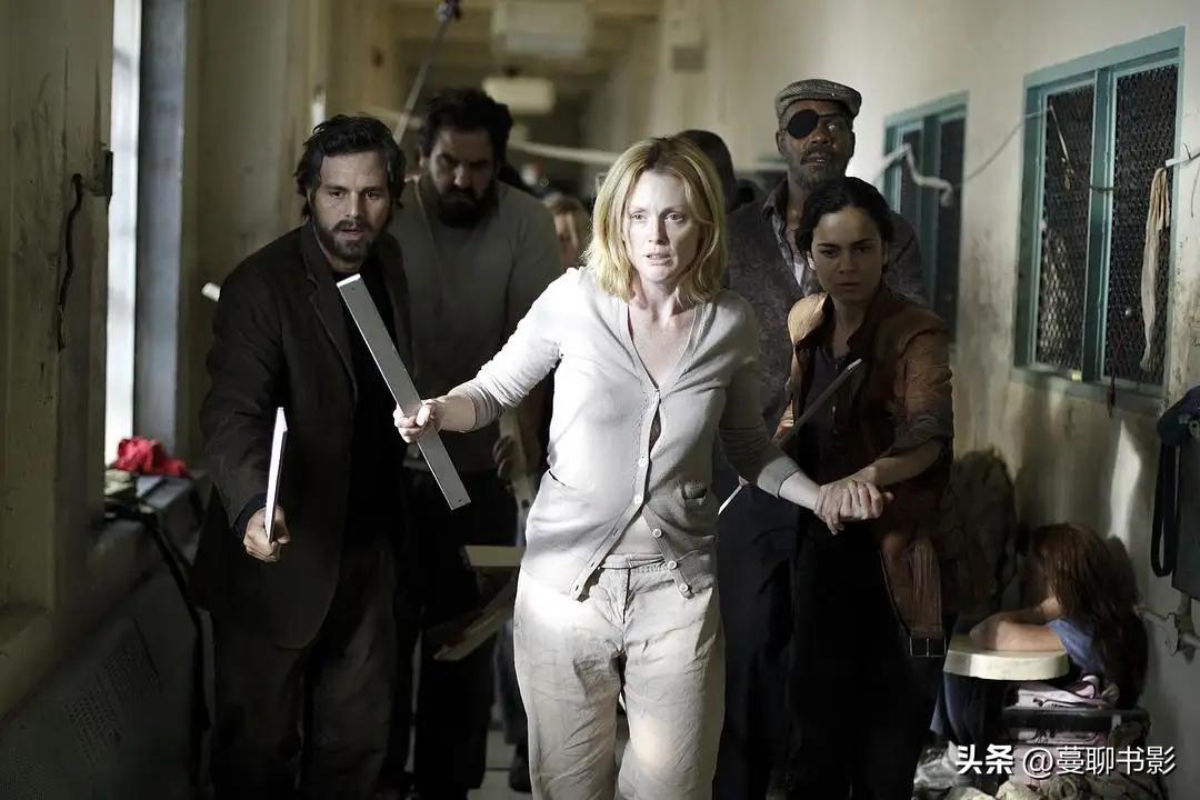 一场充满禁忌的混乱情事，讲述了“性压抑”下的荒唐