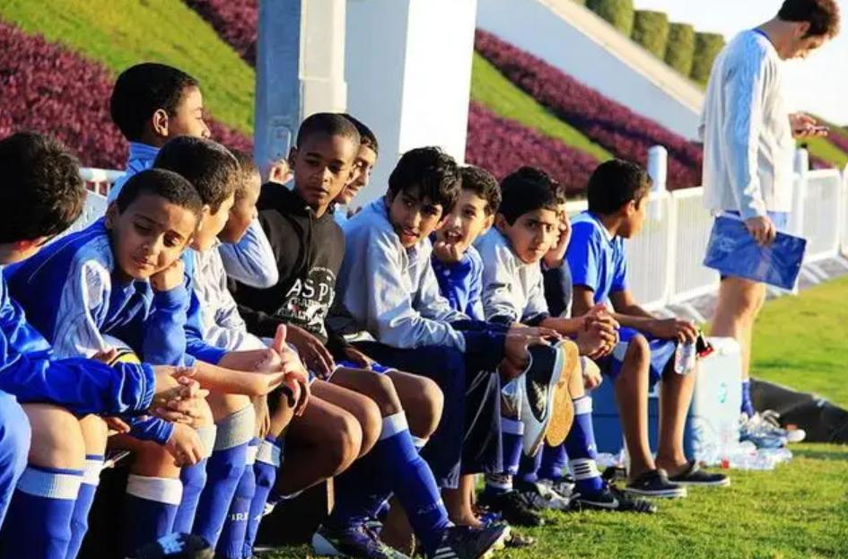 卡塔尔足球怎么崛起的呢,最有争议的体育赛事