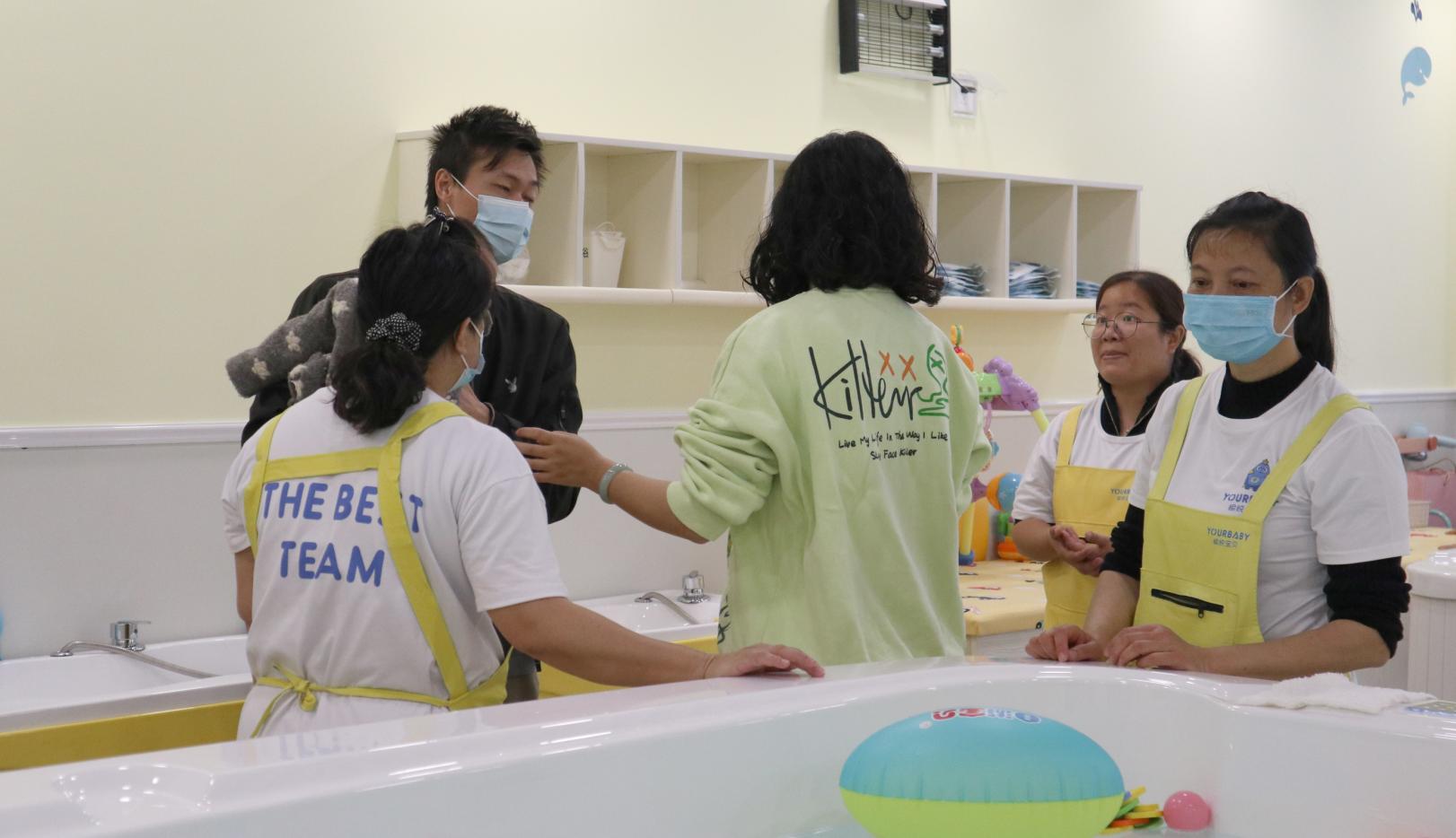 亲子游泳馆加盟考察哪些项目,亲子游泳馆开店准备工作