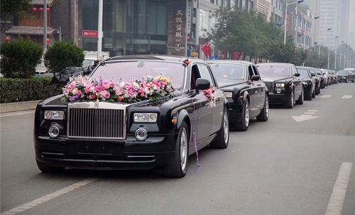 贷款买劳斯莱斯1年后银行懵了,贷款买劳斯莱斯当婚车赚钱吗