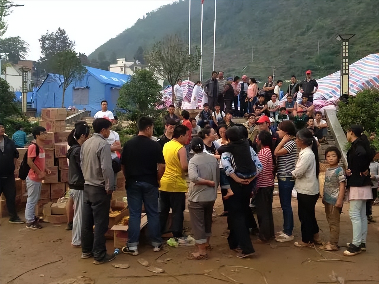 家人说自己工作差,家里人给安排工作要不要回去