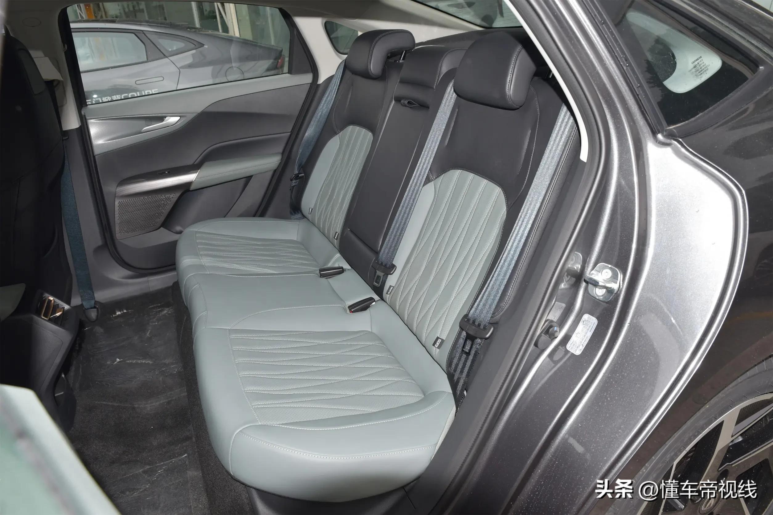 长安逸达领航版9.1万,6.99万长安颐达