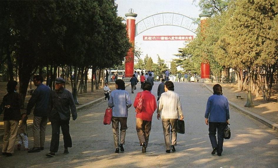 纳粹德国屠杀犹太女人,变态纳粹