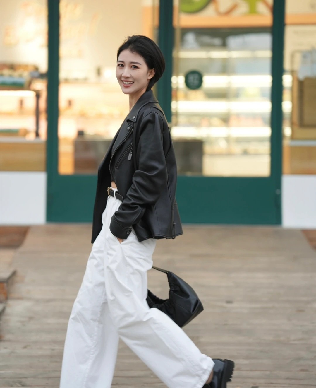 女人不管多大年纪，一定要剪一次露耳短发，大气利落又有高级感