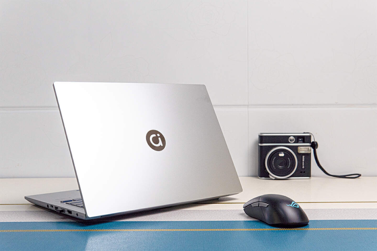 华硕a豆14和vivobook14哪个好,华硕a豆14和机械师创物者young15