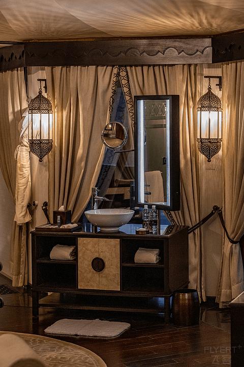 阿联酋丽思卡尔顿,阿联酋野奢帐篷