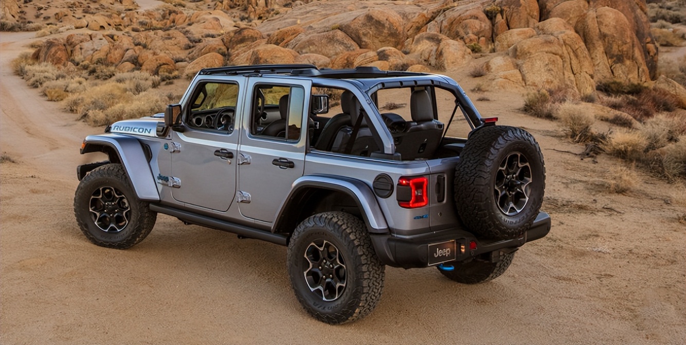 jeep牧马人对比坦克400,bj40坦克300牧马人如何选择