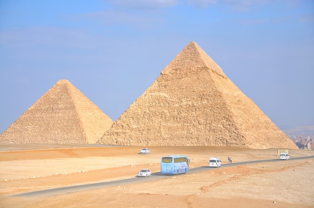 埃及金字塔狮身人面像的秘密 (埃及金字塔的秘密经典传奇)