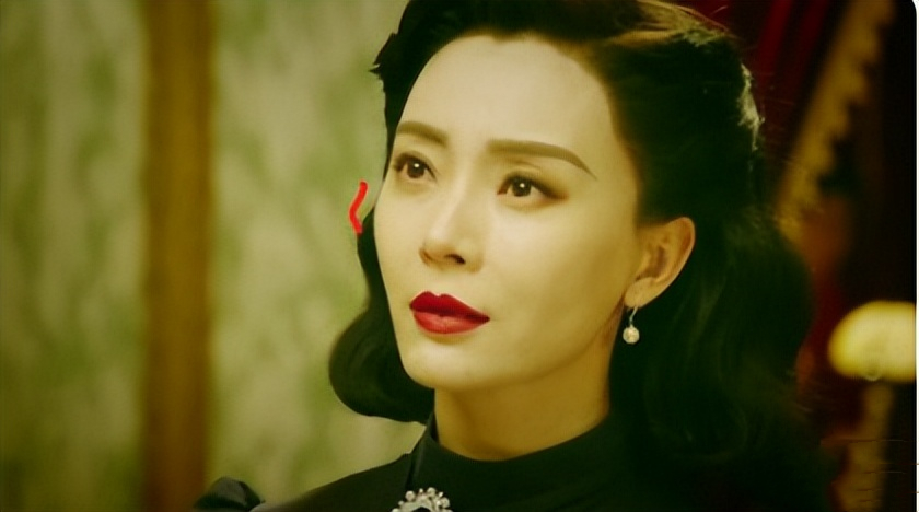 从“相貌平平”到千娇百媚，这7位女星的脸，前后差距让人破大防