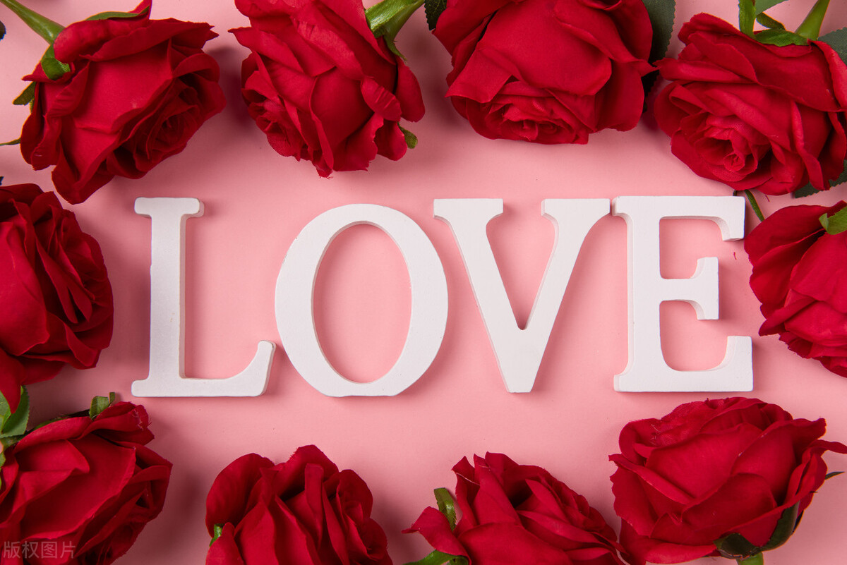 第一次见面送女生什么礼物相亲,第一次见面送女生什么花