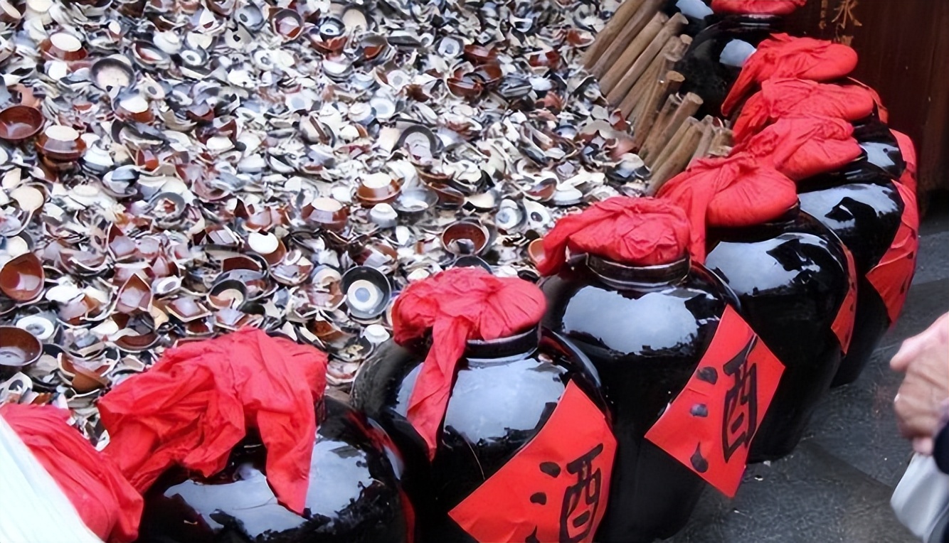 中国酒的销售骗局,中国喝假酒案例