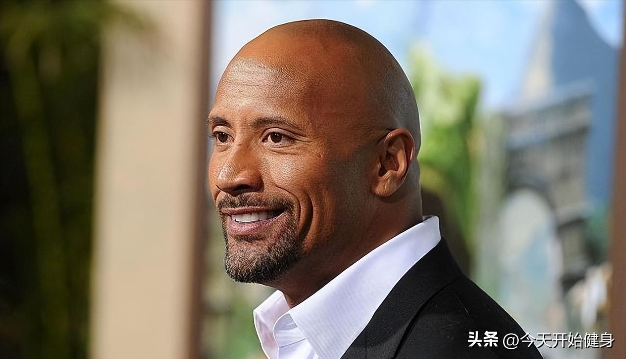 巨石强森怎么练得如此强壮,巨石强森背部肌群训练视频