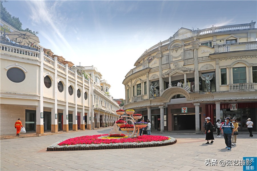 悬挂五星红旗豪华邮轮招商伊敦号，穿过百年历史尘烟再次启航