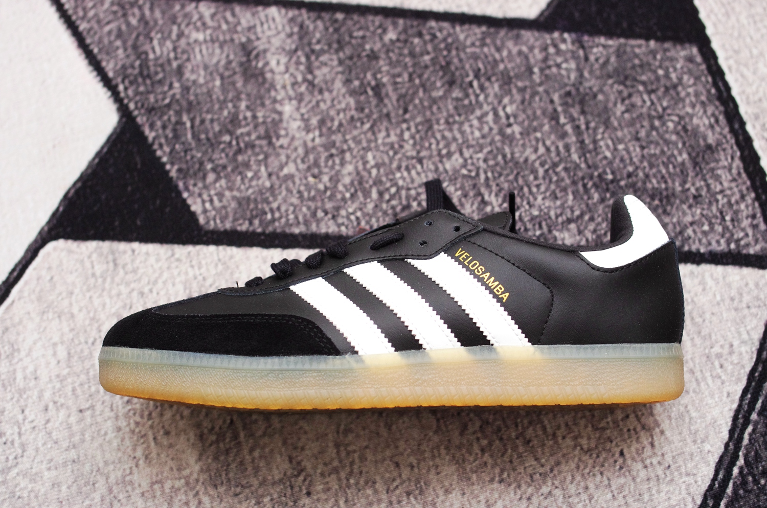 阿迪达斯擦鞋神器,阿迪单车鞋