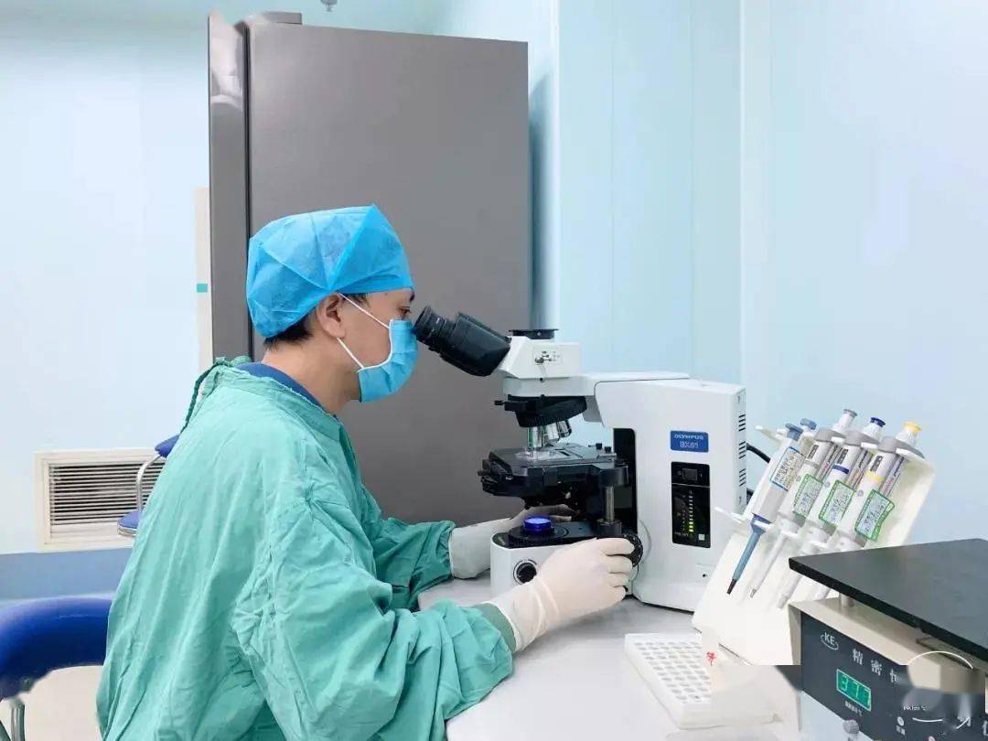 男性捐精究竟有多尴尬？捐精室真的会给你”少儿不宜“的东西看吗