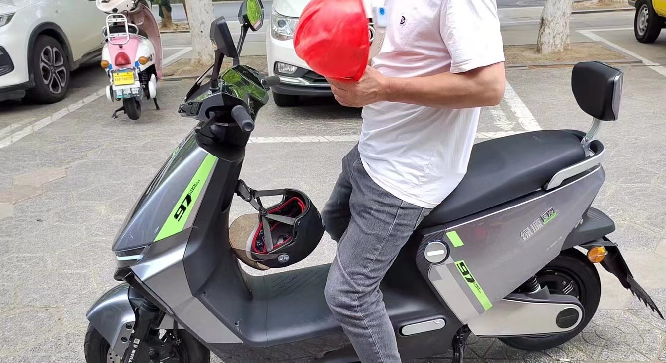 电动车铅酸和锂电可以切换使用吗,电动车铅酸和锂电对比