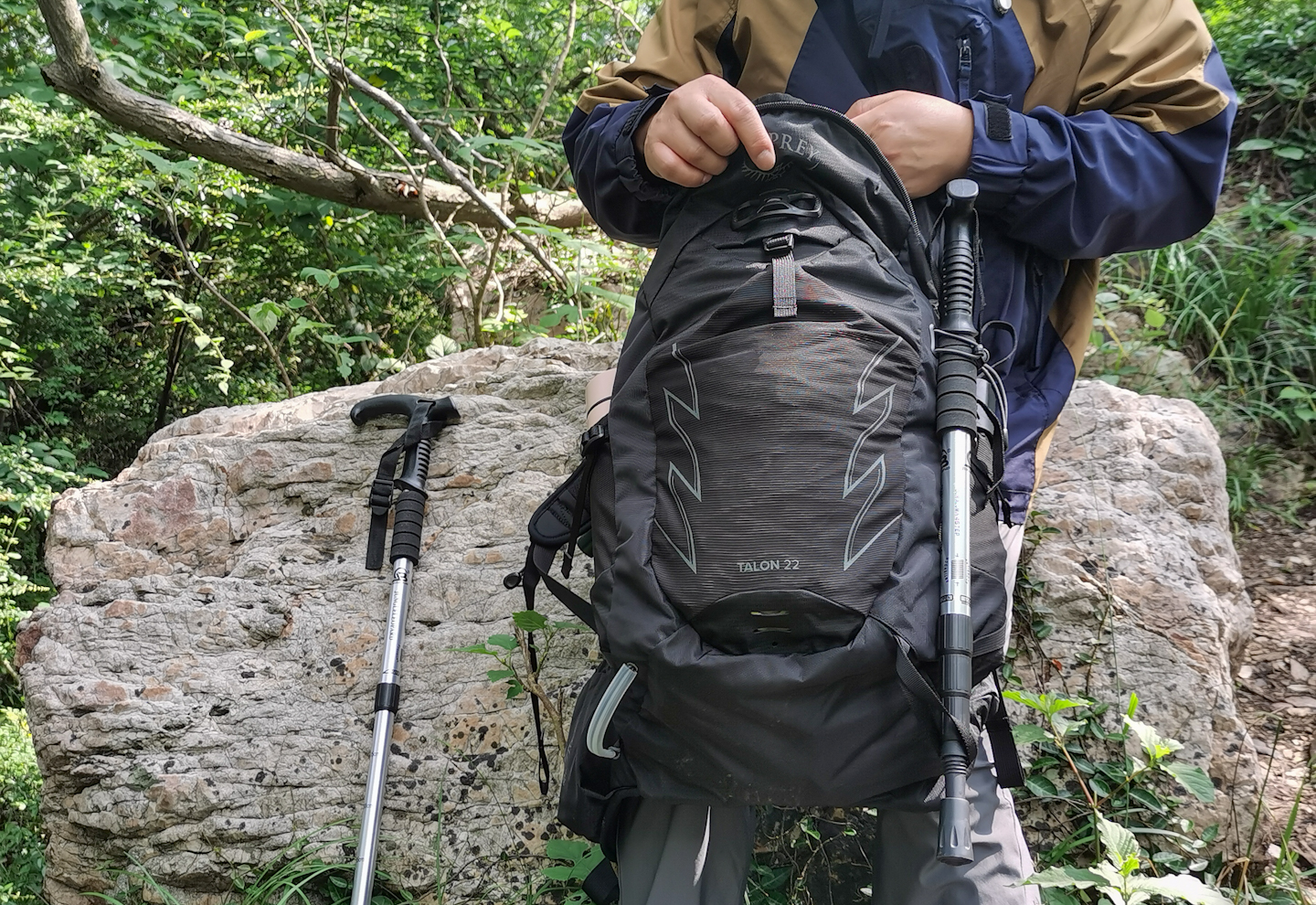 背包小鹰osprey,小鹰魔爪26背包功能详解