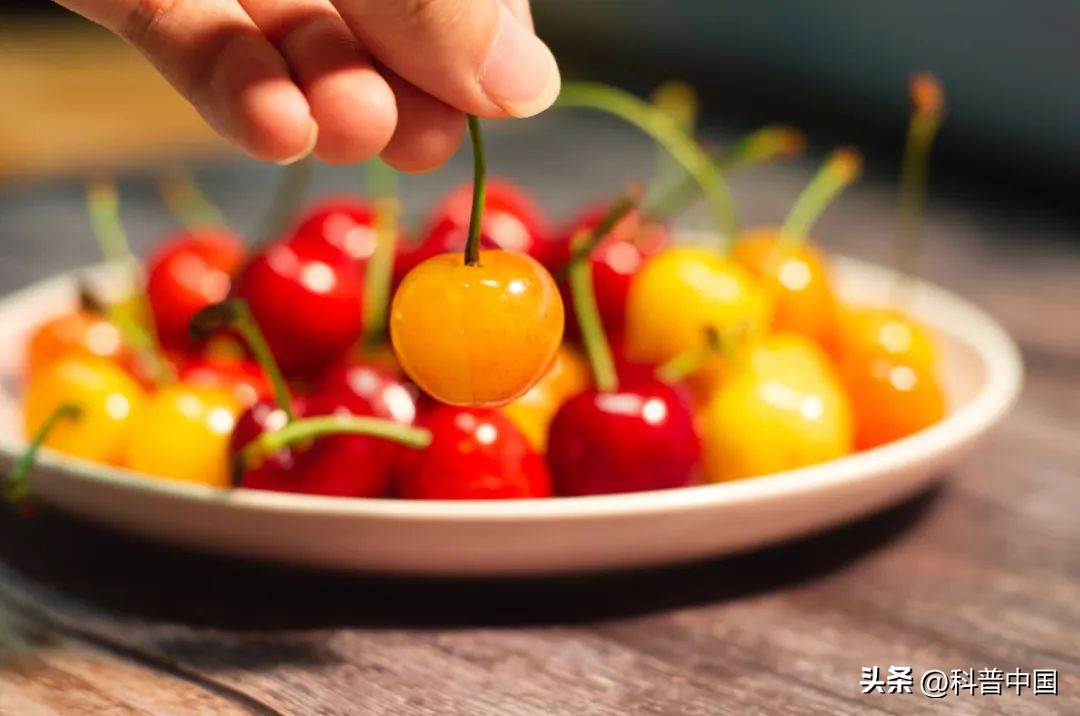 买到的樱桃尝起来怎么有农药味,买的樱桃畸形