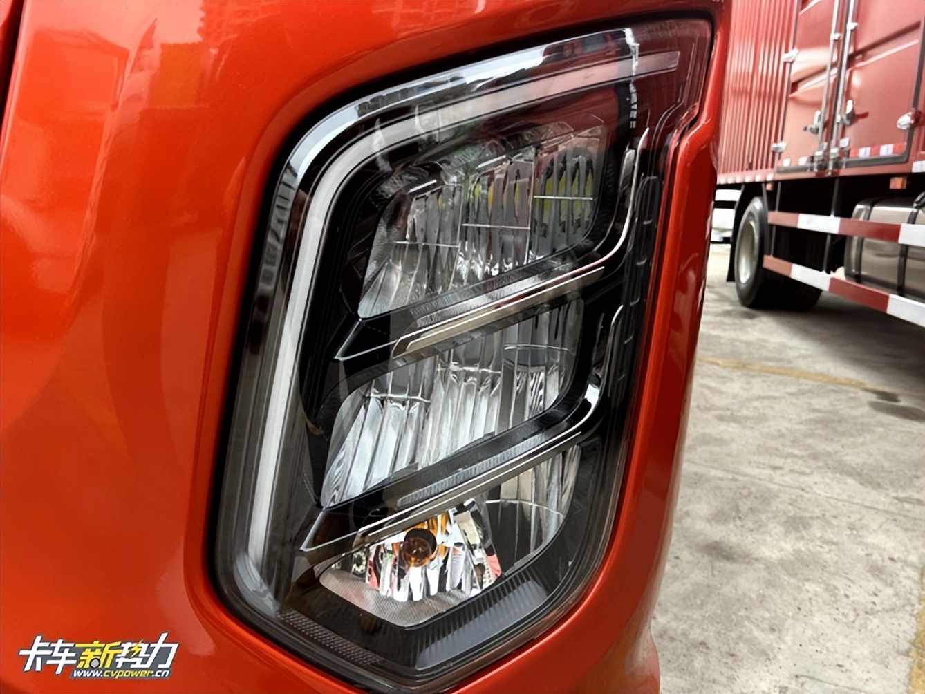 6.8米解放j6g最新款自动挡,解放j6g新款内部图片