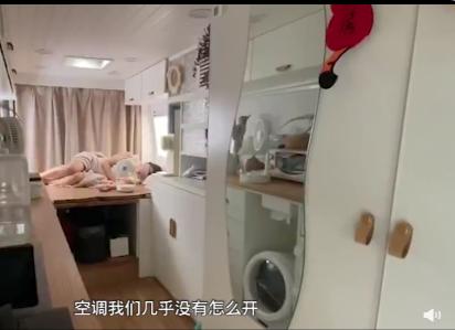 90后小情侣花16万爆改房车当家,深圳90后情侣16万爆改房车