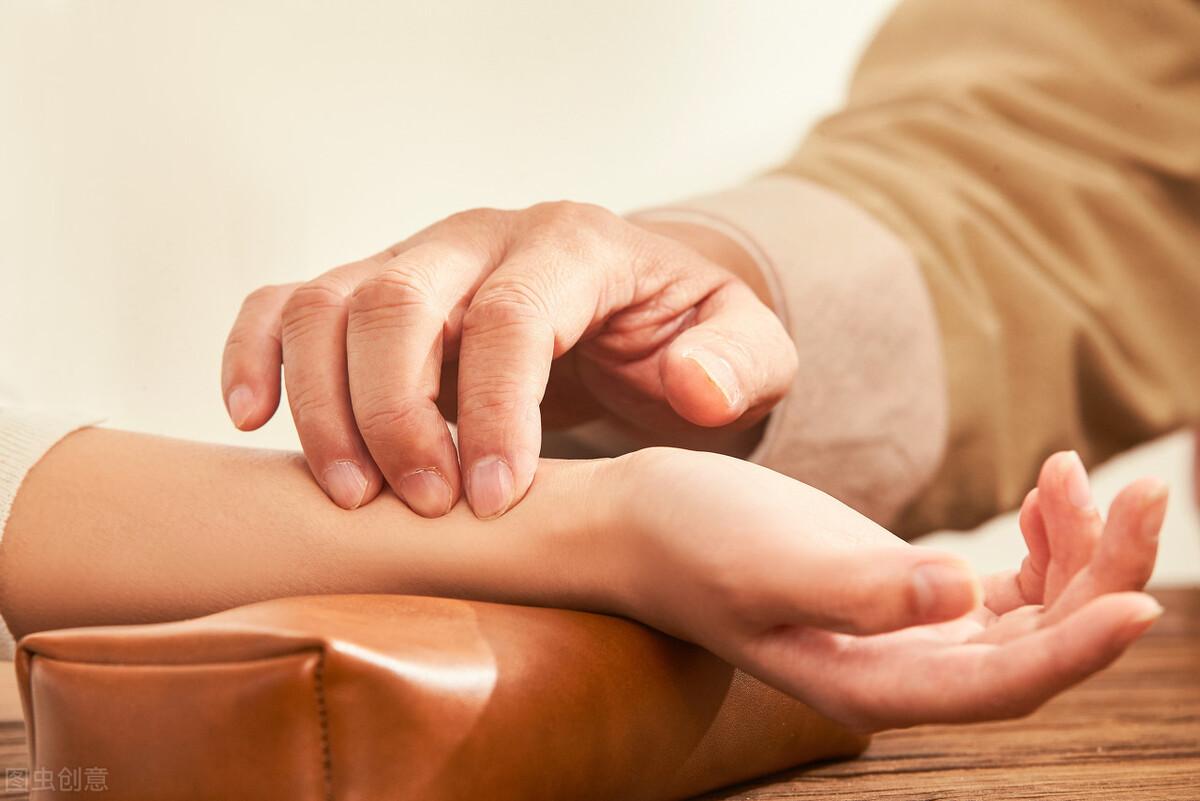 肛门湿黏，原来是脾湿外泄！讲一张方子，化寒湿，净魄门，请体会