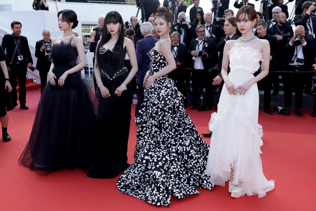 韩国女团戛纳红毯,第一个登上戛纳红毯的韩国女团
