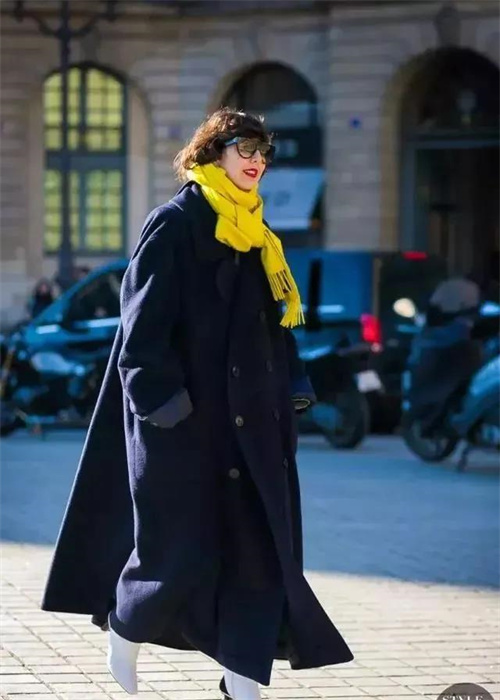 黑色大衣的配色技巧,咖啡色的大衣怎样配色