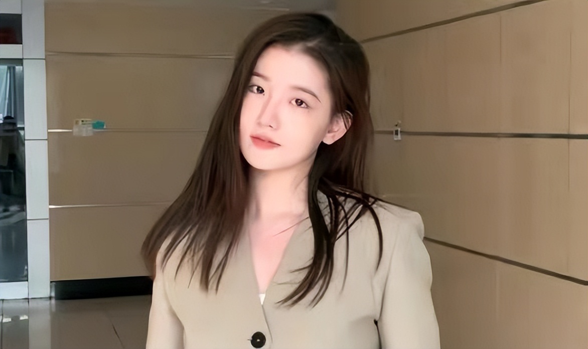 月入5K的未来企业家,还是年入200W的女网红,孟羽童选对了吗?