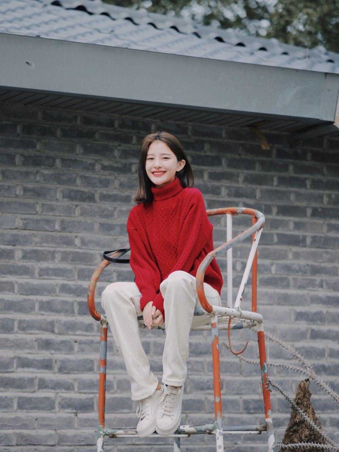 冬天搭配大衣的中长款毛衣,最高级的搭配大衣毛衣你会搭吗