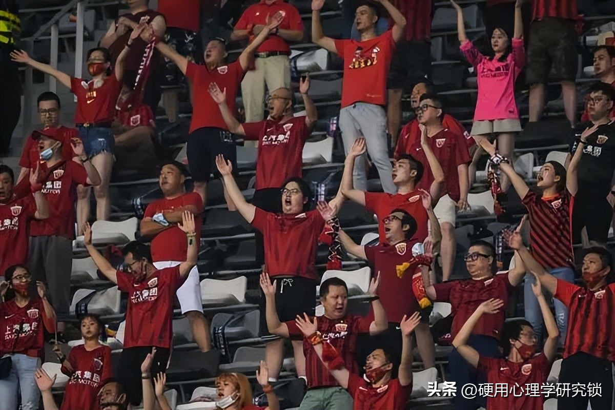 男人爱看球的原因,男人为什么爱看美女球赛