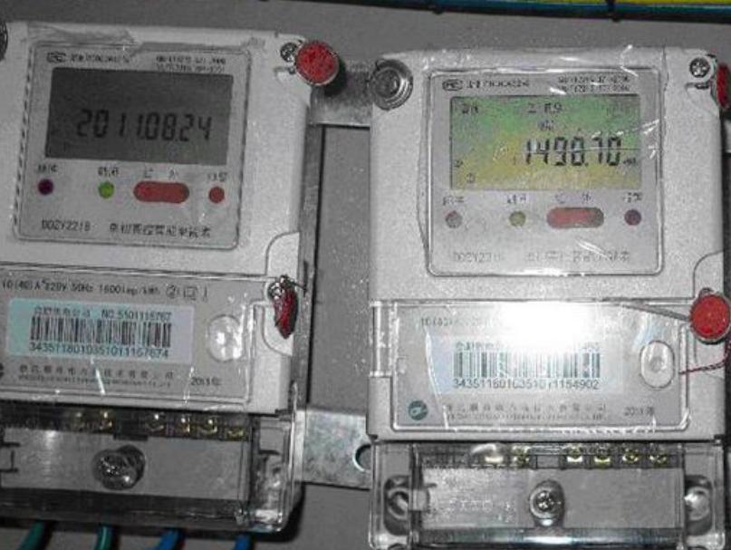 家里电费一个月两千块钱电表问题,居民换新电表一个月电费好几万