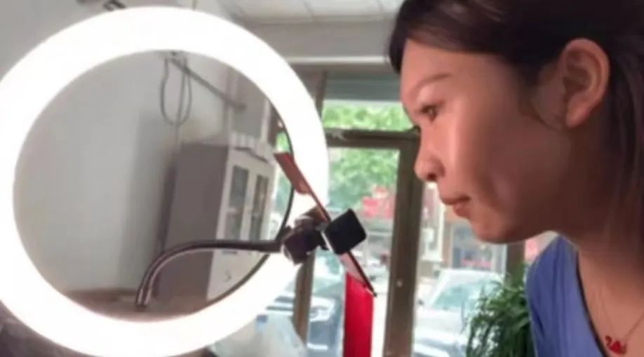 每年赚70亿：这个山东小镇公然“造假”，却让全世界女孩为它疯狂