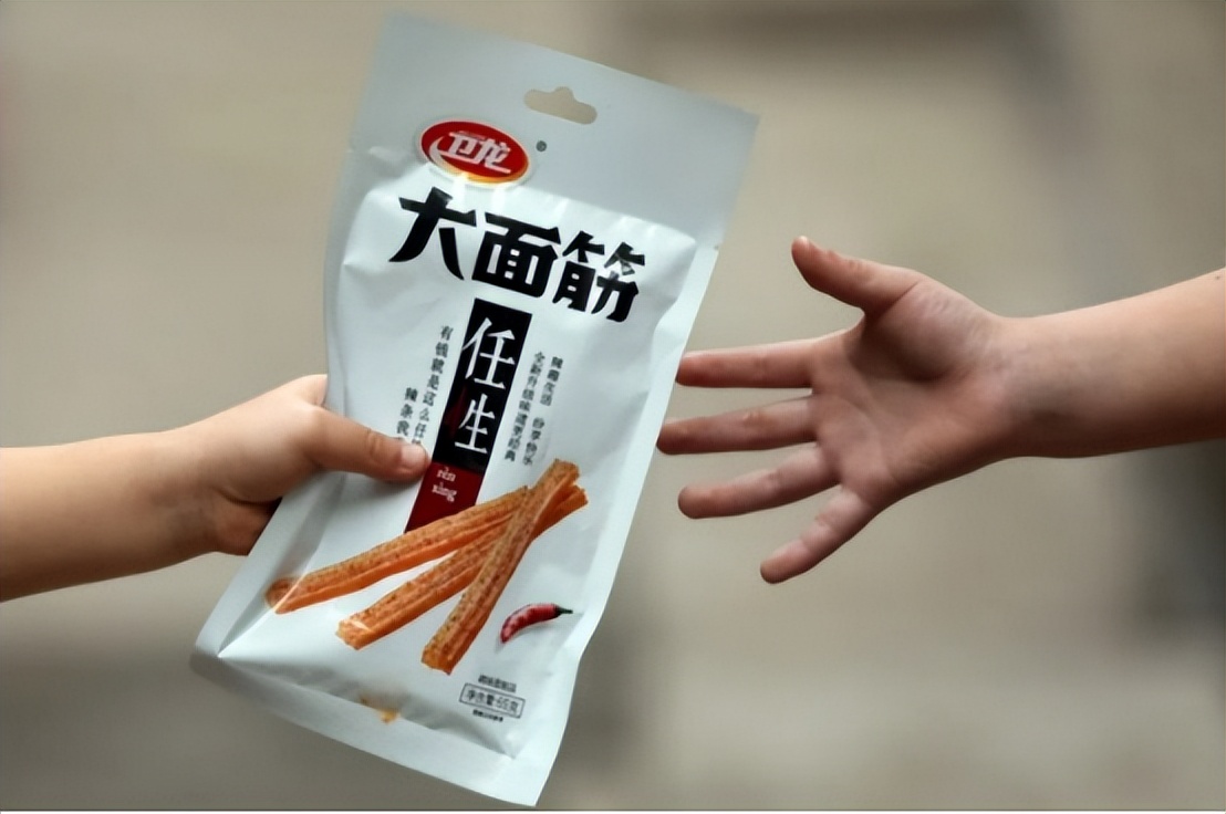 卫龙辣条成为网红辣条的启示,卫龙辣条品牌背后的故事