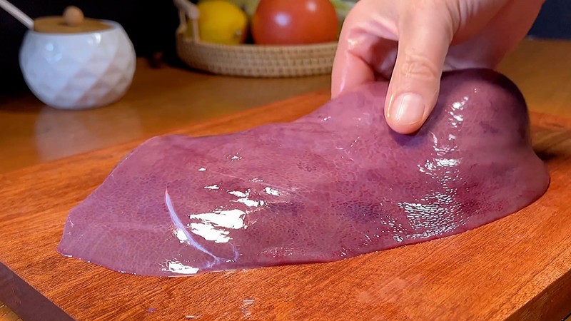 人体缺少哪种维生素会白头发,人体缺什么维生素会长白发